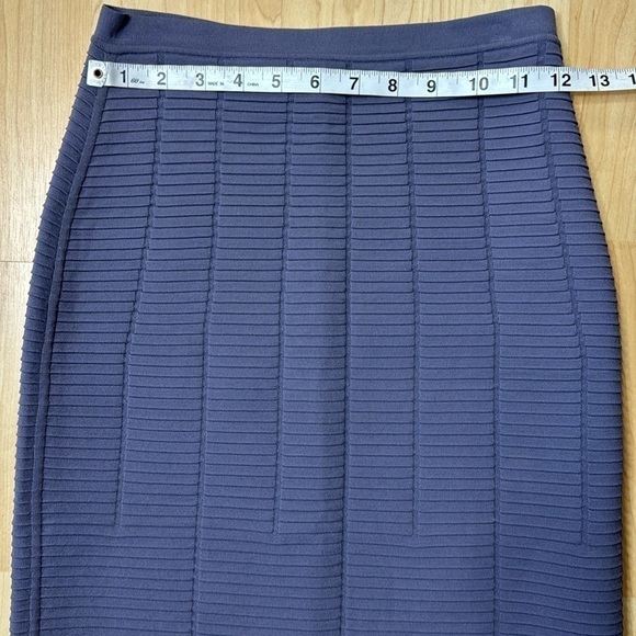 Giorgio Armani Pencil Mid Ribbed Stretch Skirt IT 38/US 2 - Picture 6 of 8